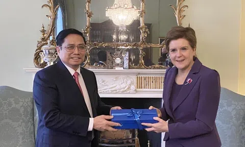 Thủ tướng Chính phủ Phạm Minh Chính gặp Thủ hiến Scotland Nicola Sturgeon