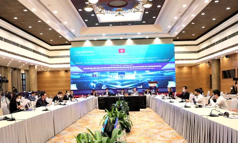 Hướng tới phát triển năng lượng xanh và năng lượng mới