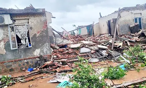 Sau cơn bão, những vết thương còn đọng lại