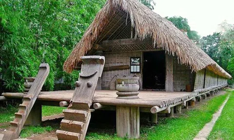 Nhà Dài: Sẽ còn mãi như tiếng chiêng ngân