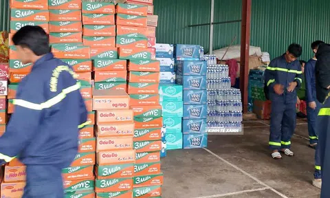 Những “Điểm tựa tình người” giữa dòng nước dữ