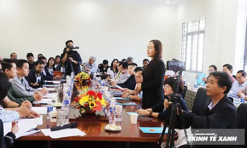 Chuyên gia Thái Lan chia sẻ về kỹ thuật canh tác sầu riêng tại xã Ea Knuếc