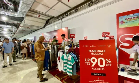 TP.HCM: Nhiều người dân “đua nhau” đi mua hàng hiệu khuyến mại “khủng” tại Flash Sale Holiday lần 2