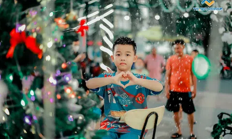 Cần Giuộc – Long An: Lần đầu tiên 'tuyết rơi' trắng xoá đến hết Giáng sinh