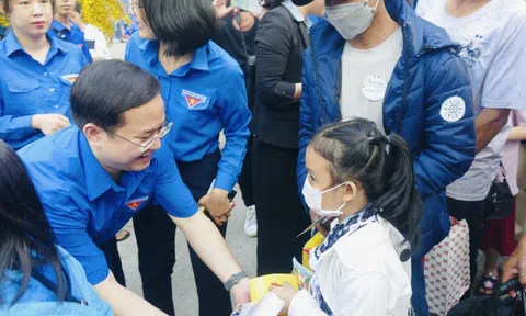 TP.HCM: Gần 5.000 hoàn cảnh khó khăn được hỗ trợ về quê đón Tết