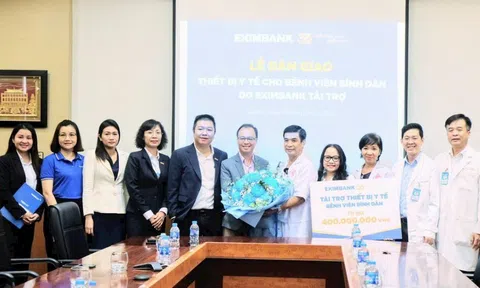 Eximbank tặng thiết bị y tế trị giá 400 triệu đồng cho Bệnh viện Bình Dân