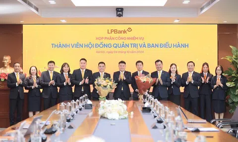 HĐQT LPBank họp phân công nhiệm vụ cho các thành viên HĐQT và Ban điều hành