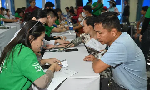 Khám bệnh miễn phí cho người dân Đà Nẵng, Nghệ An: Nhiều trường hợp phát hiện bệnh kịp thời