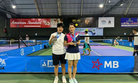 Nguyễn Thảo (Đà Lạt) và Hồng Gấm (Cầu Long) vô địch đôi nữ trên 35 tuổi, trình 3.5 trở lên tại PPA Tour Asia – Vietnam Cup 2025