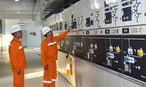 EVNHCMC giữ vững dòng điện, đồng hành cùng Intel