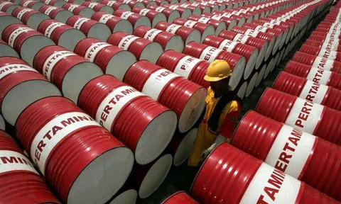 Giá dầu thế giới nối lại đà tăng trong phiên 7/10