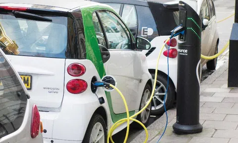 Ngành ô tô toàn cầu đang đẩy nhanh tiến trình chuyển đổi sang xe điện