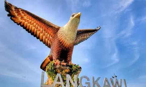 Bộ trưởng Malaysia tiết lộ thời gian mở cửa hoàn toàn với du khách nước ngoài