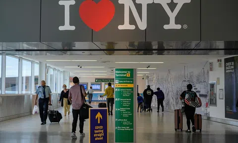 Mỹ bắt đầu mở cửa trở lại cho du khách châu Âu đủ tiêu chuẩn về phòng dịch COVID-19