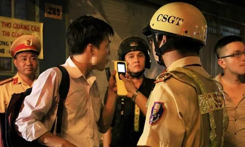 Mức phạt nồng độ cồn vượt mức khi điều khiển xe máy, ô tô năm 2023