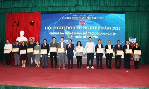 UBND TP Hải Phòng tặng Bằng khen cho 50 doanh nghiệp xuất khẩu tiêu biểu