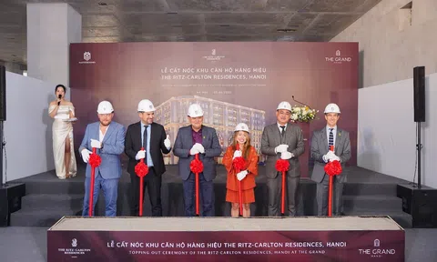 Chính thức cất nóc Khu căn hộ hàng hiệu The Ritz-Carlton Residences Hanoi