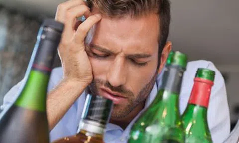 Tác hại nguy hiểm đối với cơ thể nếu uống bia quá nhiều mỗi ngày ai cũng cần phải biết 