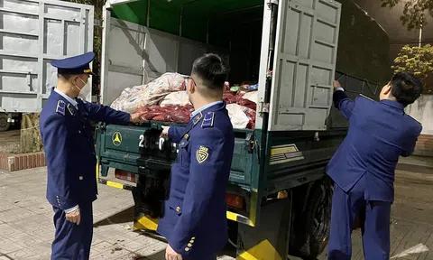 Phát hiện xe tải vận chuyển gần 4 tấn thịt lợn bốc mùi hôi thối 