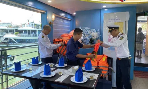 Quảng Ninh tạm ngừng cấp phép tàu do ảnh hưởng của áp thấp nhiệt đới