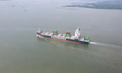 Giảm thủ tục hành chính đối với tàu thuyền xuất - nhập cảnh và quá cảnh