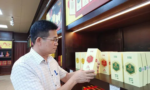 Từ Thẩm phán trở thành "người thắp lửa" thương hiệu bánh đậu xanh đạt Ocop 5 sao