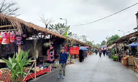 Lào Cai: Tái hiện đặc sắc chợ Cốc Lếu xưa