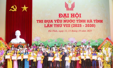 Phó chủ tịch nước dự Đại hội Thi đua yêu nước tỉnh Hà Tĩnh lần thứ VIII