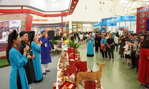 Hà Tĩnh đưa “đặc sản” văn hóa đến tham dự Hội chợ mùa Thu 2025