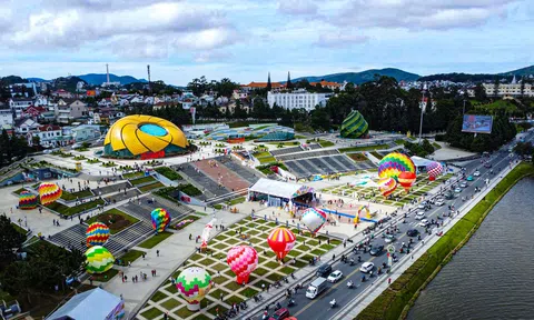 Sắc màu khinh khí cầu rợp trời Đà Lạt