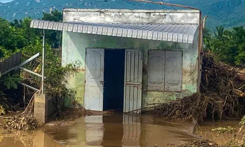 Hiện trường khu vực vỡ hồ chứa doanh nghiệp tự xây dựng tại Lâm Đồng