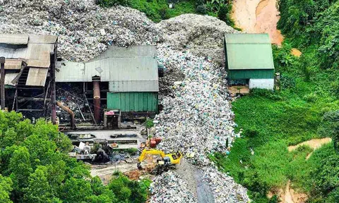 Nhà máy xử lý rác ngưng hoạt động do chưa thống nhất đơn giá vận hành.