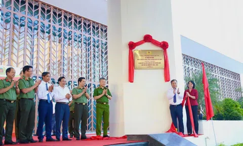 Thứ trưởng Nguyễn Ngọc Lâm dự Lễ gắn biển Trụ sở I Công an tỉnh Quảng Ninh