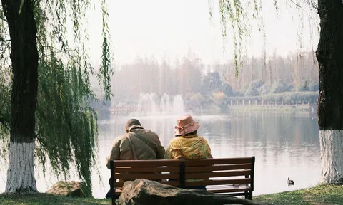 Doanh nghiệp gặp khó khăn được tạm dừng đóng vào quỹ Hưu trí và tử tuất