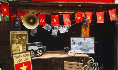 Quán cà phê “yêu nước” tái hiện không khí Quốc khánh 2/9, hút khách check-in