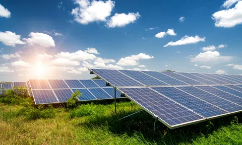 Năng lượng mặt trời dẫn đầu nguồn cung điện mới của Mỹ năm 2025