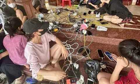 Người dân Hà Tĩnh chật vật vì mất điện, thiếu nước sau bão số 10