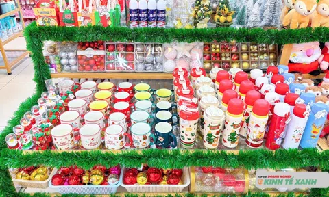 Thị trường trang trí Giáng sinh ảm đạm, người dân thắt chặt chi tiêu