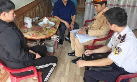 Phát hiện bến bãi tập kết vật liệu xây dựng không phép trên sông Hồng