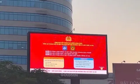 Hà Nội tuyên truyền làm sạch dữ liệu phương tiện, giấy phép lái xe trên màn hình LED