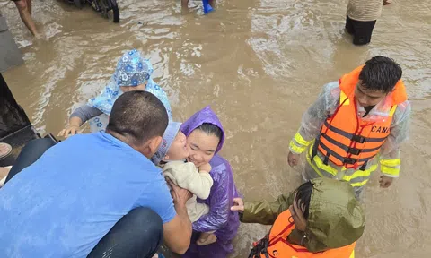 Mưa lũ lớn gây thiệt hại nặng tại Trung Bộ: Nhiều tuyến quốc lộ vẫn tê liệt, lực lượng chức năng ứng trực 24/24h