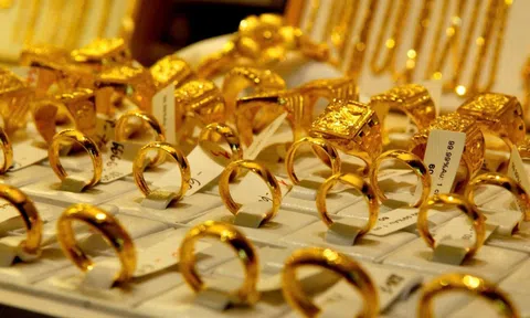 Giá vàng SJC cao hơn vàng thế giới hơn 17 triệu đồng/lượng