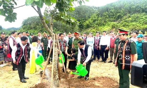 Thủ tướng Phạm Minh Chính dự lễ khởi công ngôi trường tại xã vùng biên giới Đà Nẵng