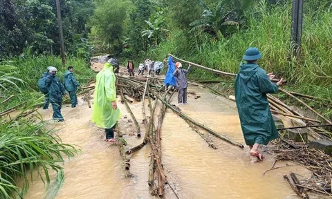 Đà Nẵng mưa lớn diện rộng, nhiều tuyến đường miền núi bị sạt lở