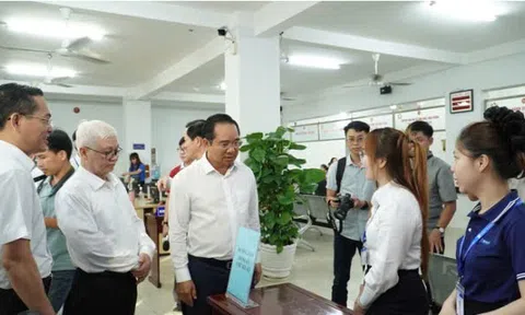 TP.HCM đang làm gì để chấm dứt “cò giấy tờ” tại bộ phận một cửa?