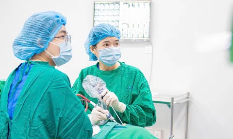 TS.BS Trần Trọng Uyên Minh: “Bàn tay vàng” phẫu thuật nội soi mũi xoang tại Bệnh viện Sante