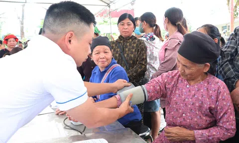 Tuyên Quang, khám bệnh miễn phí, chuyển đổi số y tế về tận bản làng