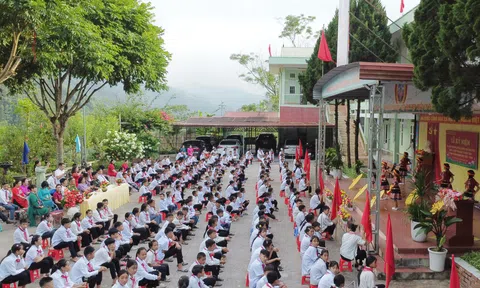Không khí khai giảng ở ngôi trường xã biên giới Tuyên Quang