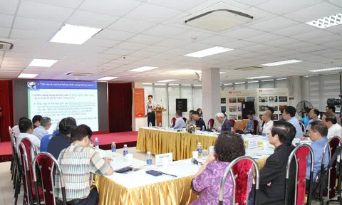 Ông tiến sĩ nguyện cả đời vì sự nghiệp chiếu sáng