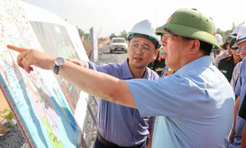 Xây dựng tiêu chí đô thị thông minh, giải quyết tình trạng "cứ mưa là ngập"